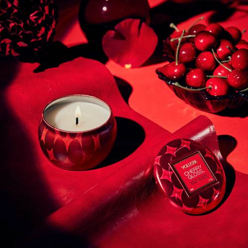 נר ריחני בקופסת פח - Cherry Gloss VOLUSPA – תמונה 3
