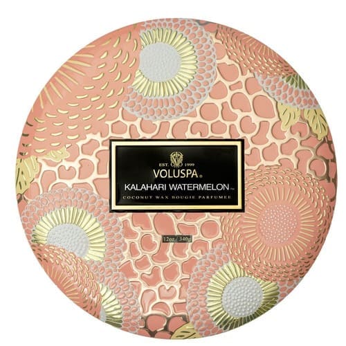 נר ריחני בקופסת פח עם 3 פתילים - Kalahari Watermelon VOLUSPA – תמונה 2