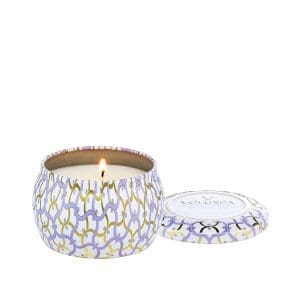 נר ריחני בקופסת פח - Mountain Lavender & Chamomile VOLUSPA