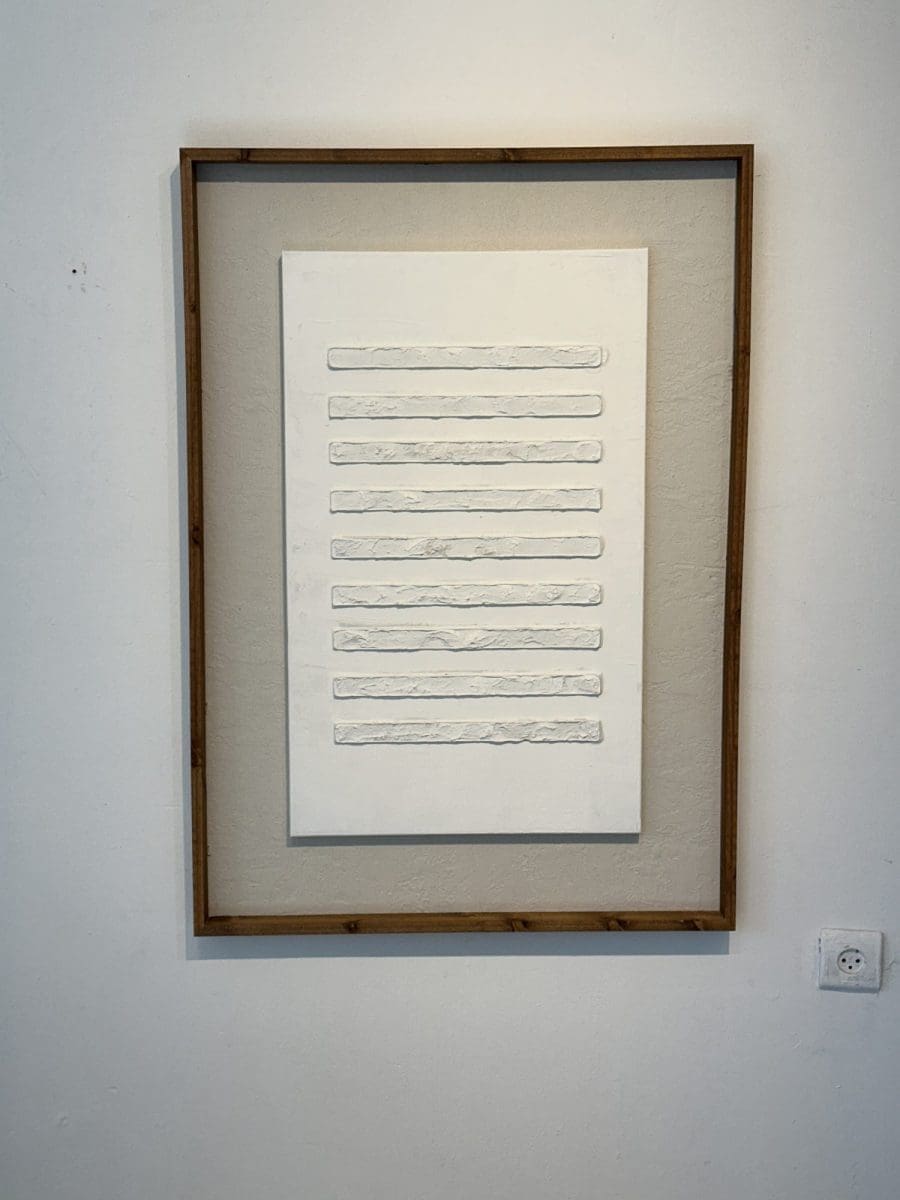 תמונה “ White Stripes” | גודל 100×70 ס״מ