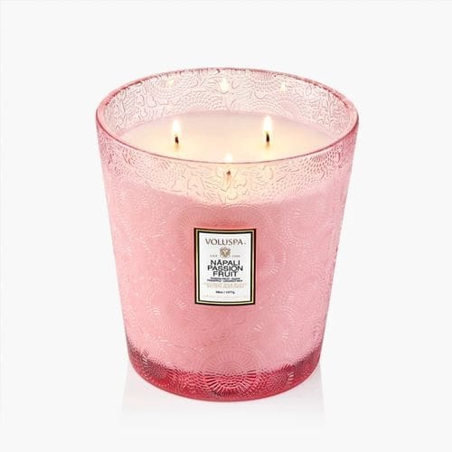 נר גדול 3 פתיליות 1070 גרם - Nāpali Passion Fruit VOLUSPA – תמונה 4